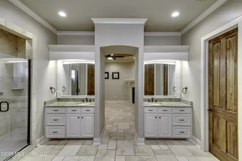 Bath - 275 Williams Dr, Florence, MS 39073 photo 2 of 7
