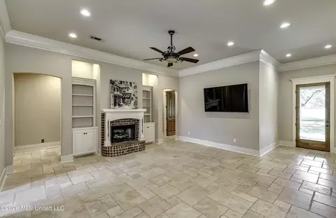 Living - 275 Williams Dr, Florence, MS 39073 photo 1 of 7