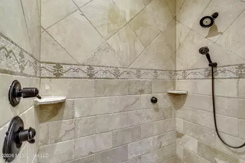 Bath - 275 Williams Dr, Florence, MS 39073 photo 5 of 7