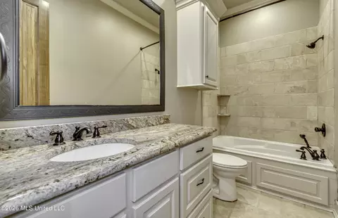 Bath - 275 Williams Dr, Florence, MS 39073 photo 7 of 7