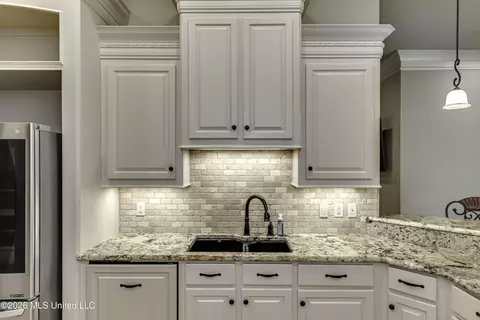 Kitchen - 275 Williams Dr, Florence, MS 39073 photo 5 of 10