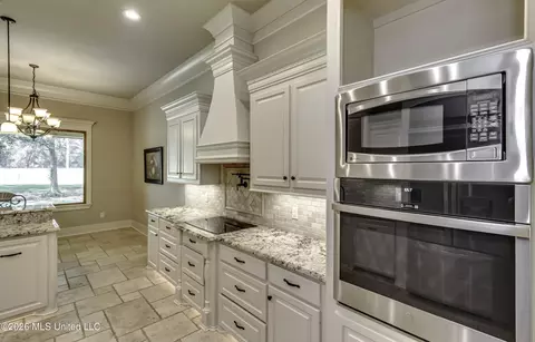 Kitchen - 275 Williams Dr, Florence, MS 39073 photo 6 of 10