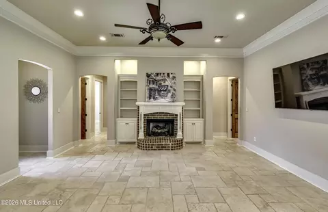 Living - 275 Williams Dr, Florence, MS 39073 photo 2 of 7