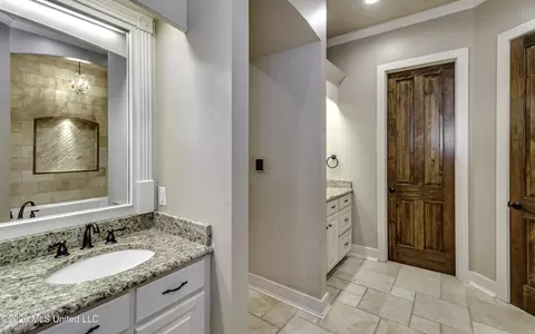 Bath - 275 Williams Dr, Florence, MS 39073 photo 3 of 7