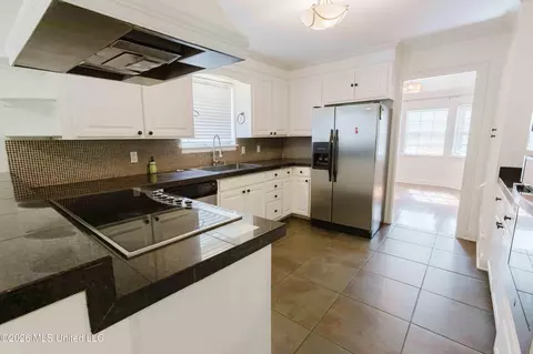 Kitchen - 5355 Suffolk Dr, Jackson, MS 39211 photo 2 of 4