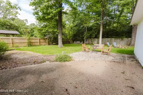 Exterior - 5355 Suffolk Dr, Jackson, MS 39211 photo 4 of 5