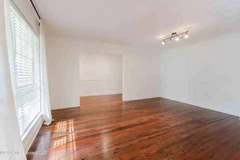 Living - 5355 Suffolk Dr, Jackson, MS 39211 photo 1 of 5