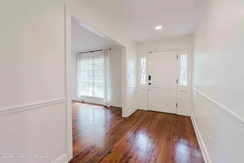Entry Way - 5355 Suffolk Dr, Jackson, MS 39211 photo 1 of 2
