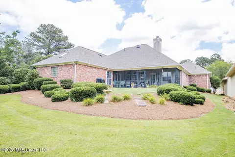 Exterior - 405 Eastpointe Cv, Madison, MS 39110 photo 4 of 7