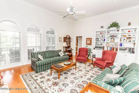 Living - 405 Eastpointe Cv, Madison, MS 39110 photo 1 of 2