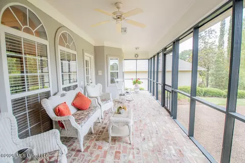 Exterior - 405 Eastpointe Cv, Madison, MS 39110 photo 6 of 7