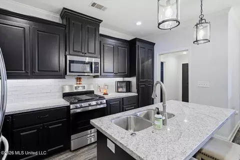 Kitchen - 733 Lexington Dr, Florence, MS 39073 photo 1 of 4