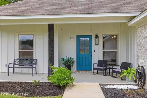 Exterior - 733 Lexington Dr, Florence, MS 39073 photo 3 of 8