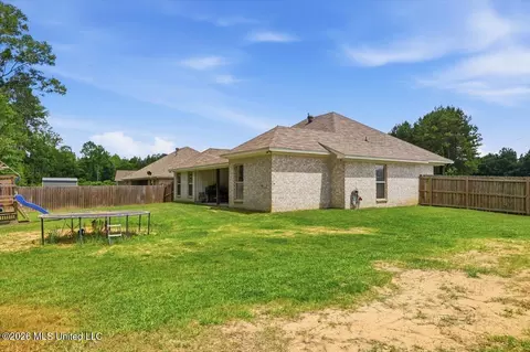 Exterior - 733 Lexington Dr, Florence, MS 39073 photo 4 of 8