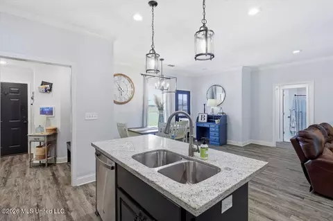 Kitchen - 733 Lexington Dr, Florence, MS 39073 photo 4 of 4