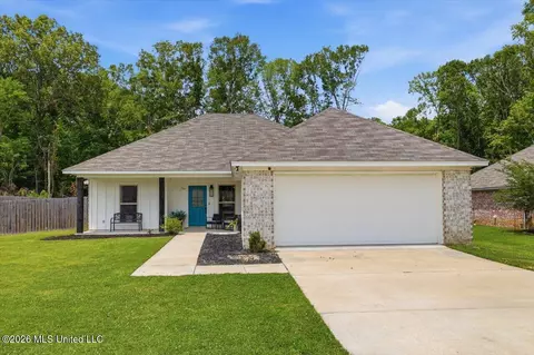 733 Lexington Dr, Florence, MS 39073