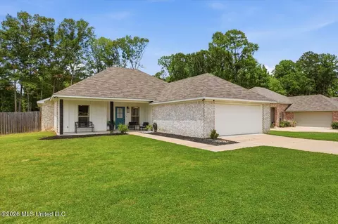 Exterior - 733 Lexington Dr, Florence, MS 39073 photo 2 of 8