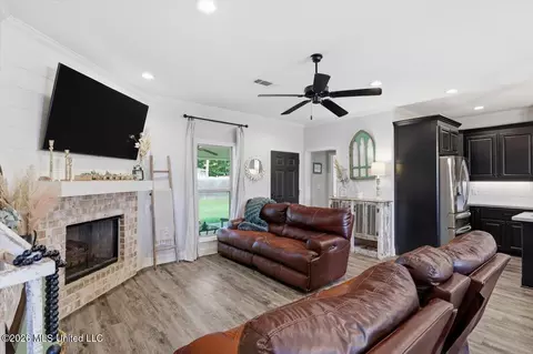 Living - 733 Lexington Dr, Florence, MS 39073 photo 1 of 1