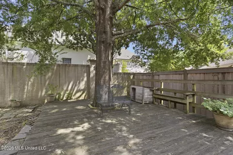 Exterior - 12 Waterford Pl, Jackson, MS 39211 photo 6 of 9