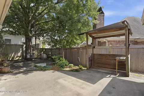 Exterior - 12 Waterford Pl, Jackson, MS 39211 photo 5 of 9