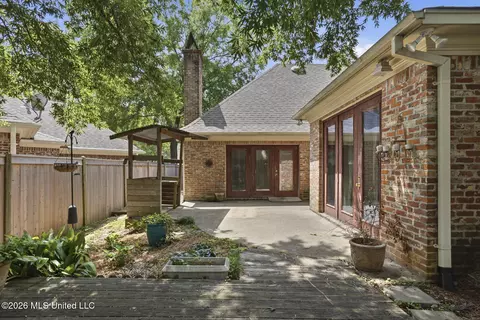 Exterior - 12 Waterford Pl, Jackson, MS 39211 photo 7 of 9
