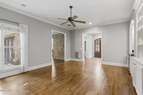 Living - 12 Waterford Pl, Jackson, MS 39211 photo 3 of 3