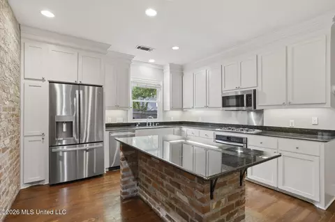 Kitchen - 12 Waterford Pl, Jackson, MS 39211 photo 1 of 3