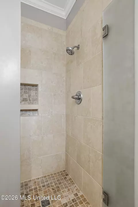 Bath - 12 Waterford Pl, Jackson, MS 39211 photo 2 of 3