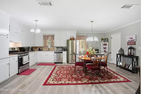 Kitchen - 2491 Ms-16, Carthage, MS 39051 photo 1 of 3