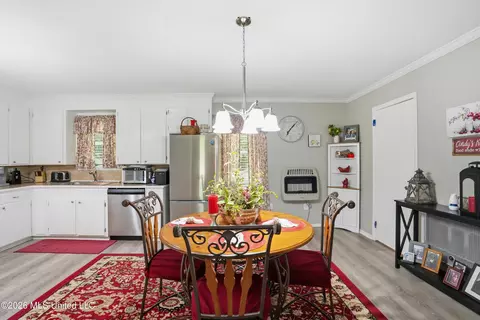 Dining - 2491 Ms-16, Carthage, MS 39051 photo 2 of 3