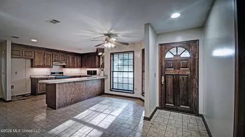 Entry Way - 331 Lake Harbor Rd, Brandon, MS 39047 photo 1 of 2