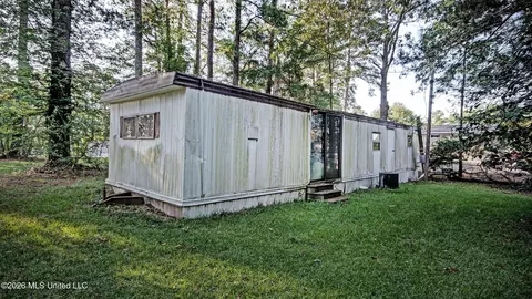 Exterior - 331 Lake Harbor Rd, Brandon, MS 39047 photo 4 of 15