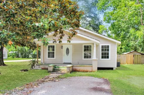 420 Third Ave, Picayune, MS 39466