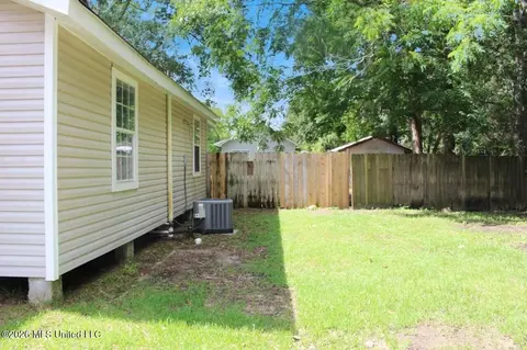 Exterior - 420 Third Ave, Picayune, MS 39466 photo 1 of 2