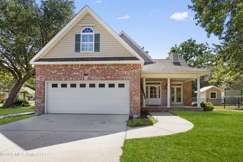 501 General Pershing Ave, Ocean Springs, MS 39564