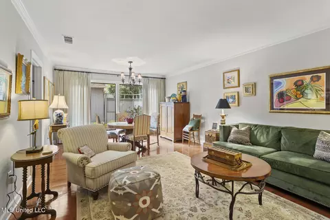 Living - 47 Eastbrooke St, Jackson, MS 39216 photo 1 of 2