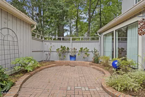 Exterior - 47 Eastbrooke St, Jackson, MS 39216 photo 3 of 5