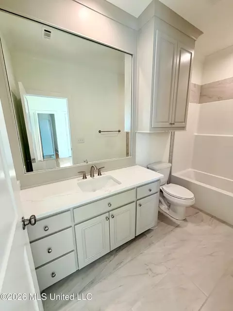 Bath - 134 Mission Park Dr, Madison, MS 39110 photo 5 of 7