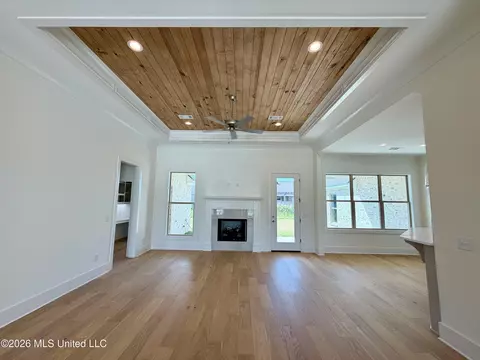 Living - 134 Mission Park Dr, Madison, MS 39110 photo 2 of 4