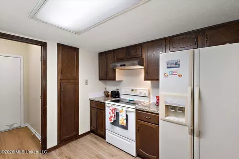 Kitchen - 55 Sunline Dr, Brandon, MS 39042 photo 1 of 1