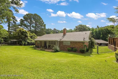 Exterior - 55 Sunline Dr, Brandon, MS 39042 photo 5 of 7