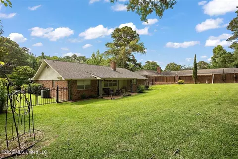 Exterior - 55 Sunline Dr, Brandon, MS 39042 photo 4 of 7