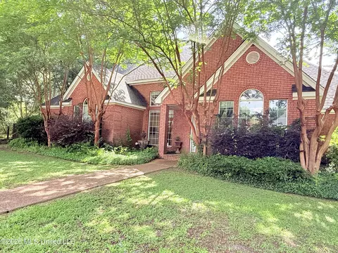 Exterior - 2465 Pryor St, Grenada, MS 38901 photo 5 of 6