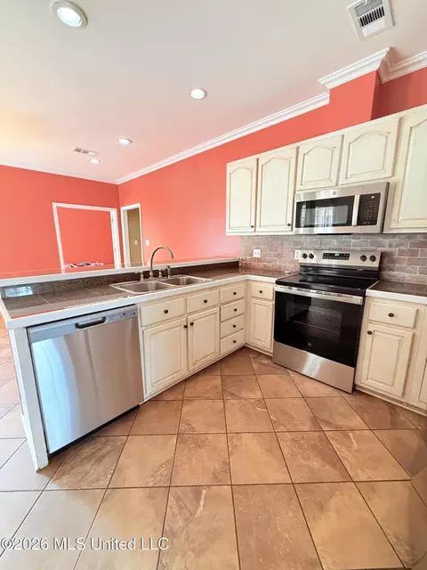 Kitchen - 2465 Pryor St, Grenada, MS 38901 photo 1 of 4