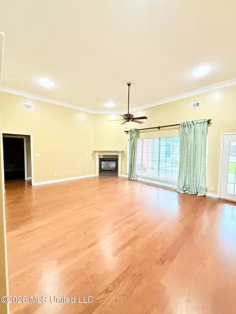 Living - 2465 Pryor St, Grenada, MS 38901 photo 1 of 4