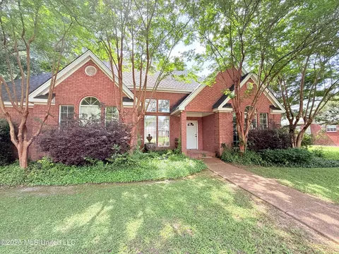 2465 Pryor St, Grenada, MS 38901