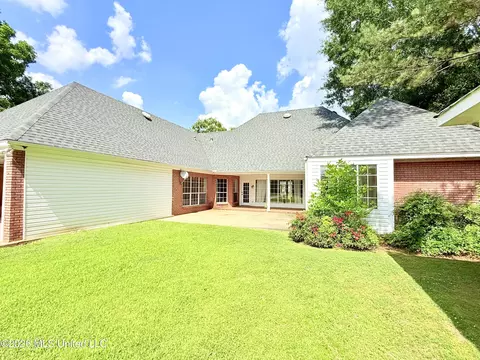 Exterior - 2465 Pryor St, Grenada, MS 38901 photo 3 of 6