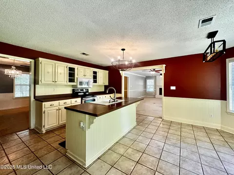 Kitchen - 8863 Sheltowee Trl, Hernando, MS 38632 photo 3 of 3