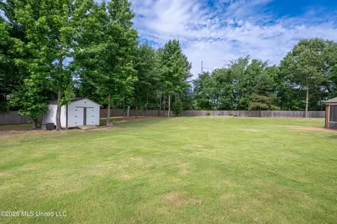 Exterior - 3819 Fieldstream Dr, Olive Branch, MS 38654 photo 4 of 10