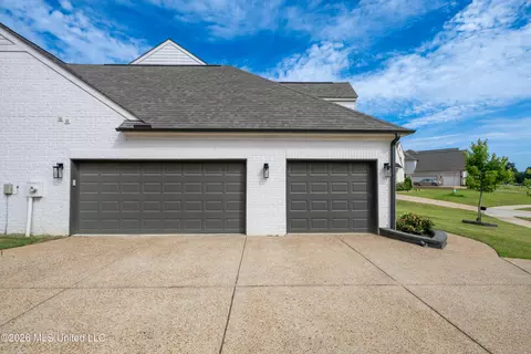 Exterior - 3819 Fieldstream Dr, Olive Branch, MS 38654 photo 10 of 10